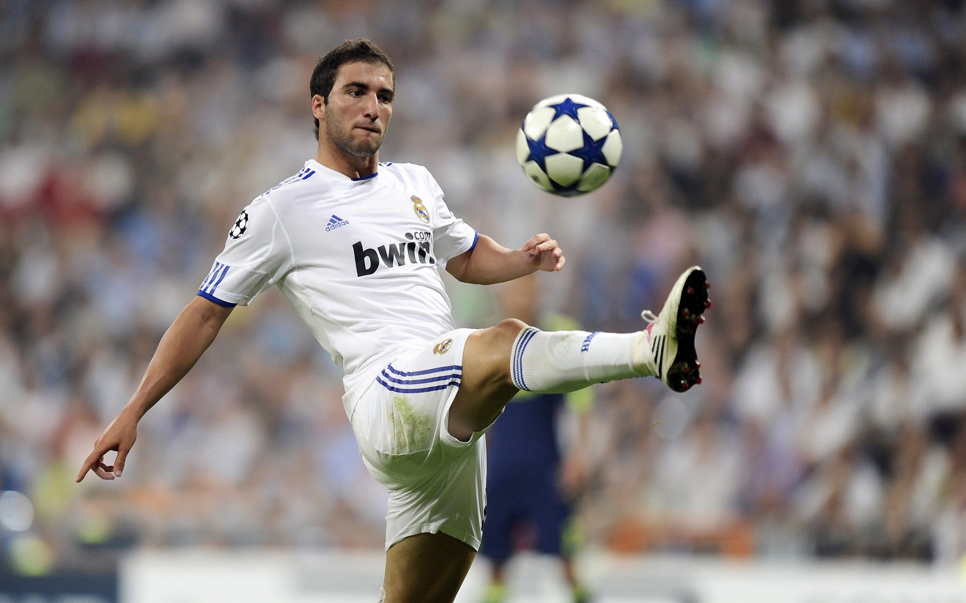 赫塔菲控球稳定组织起有效反击，赫塔菲七连败